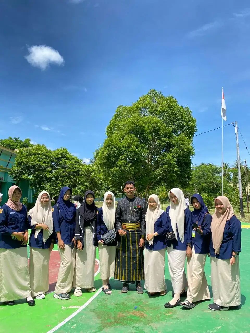 Kegiatan bersama siswa di kelas